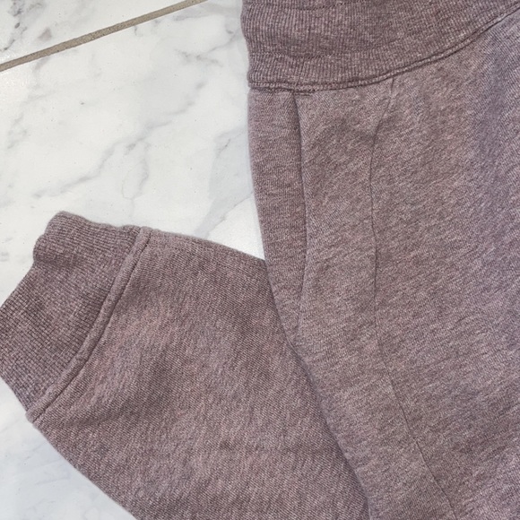 LuluLemon Joggers: Heather Purple Soft - Picture 6 of 7